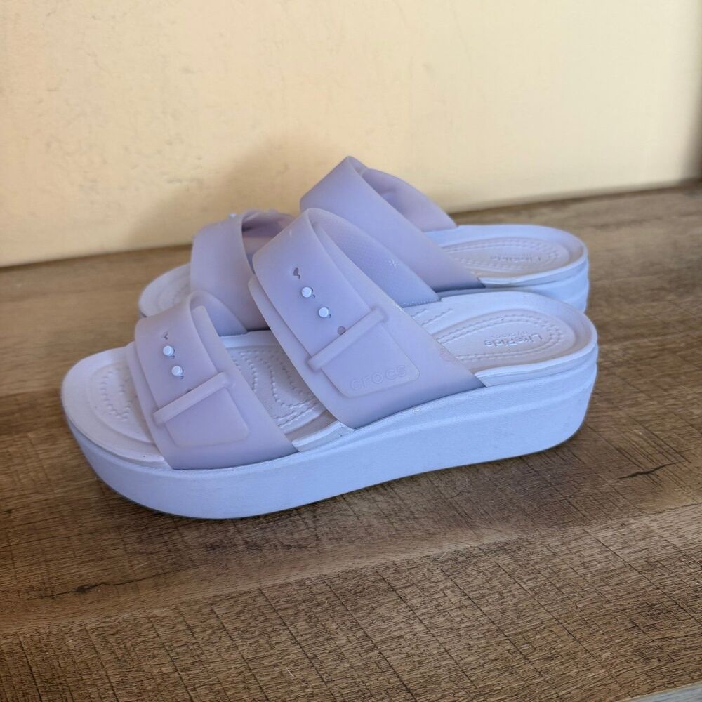 Crocs Womens Brooklyn Buckle Low Wedge women’s size 8 sandals shoes light purple